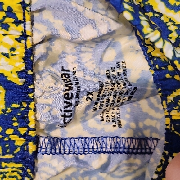 Activewear by Jennifer Lauren Shorts - Picture 2 of 3